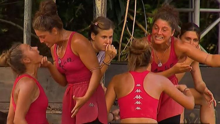 Survivorda kavga Seren Ay, Nisanura saldırıyor