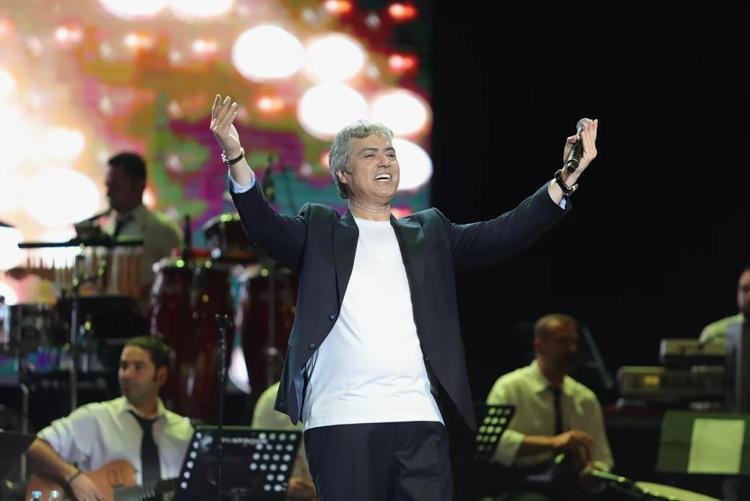 İKİ DAMARI TIKALI