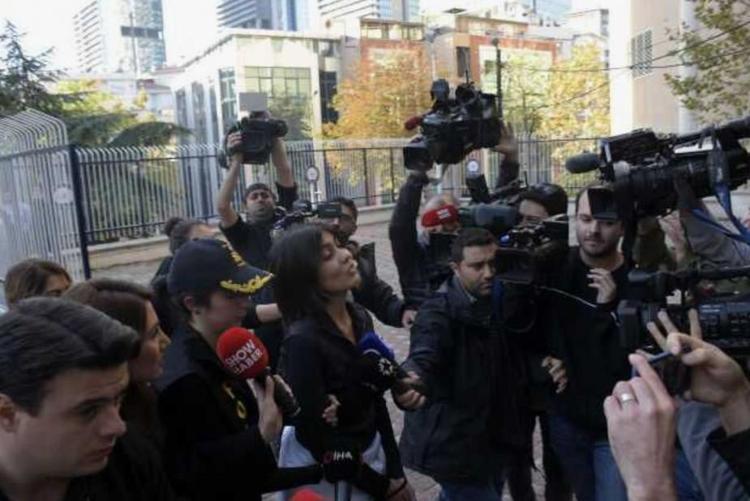 Aralarında Bahar ve Nihal Candanın bulunduğu dolandırıcılık çetesinin cezası belli oldu