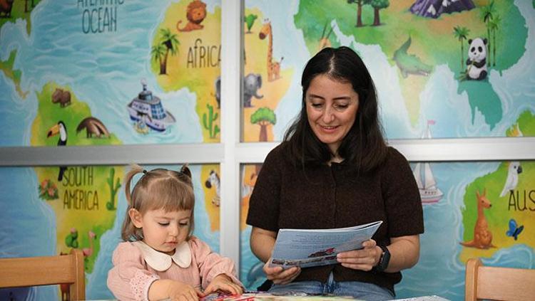 Hikayesi 28 günlükken başladı 1 yaşına gelmeden 400 kitap okudu