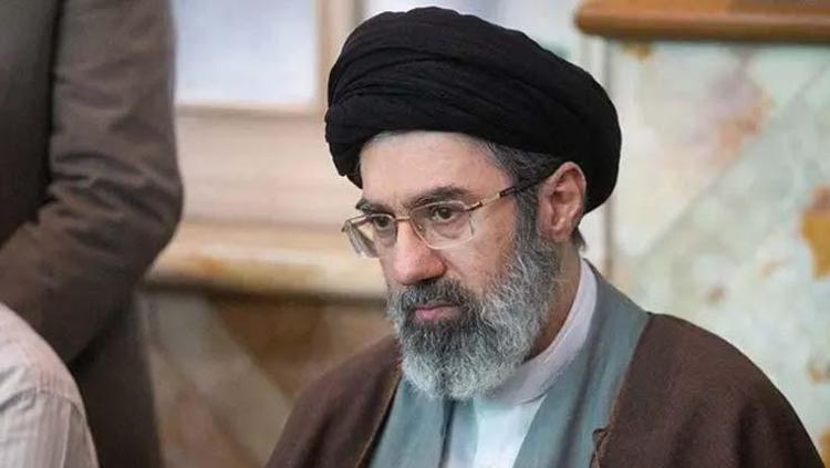 İRAN DİNİ LİDERİ HAMANEY’DEN İSRAİL VE ABD’YE KARŞI DİRENİŞE DEVAM EDİLECEĞİ MESAJI