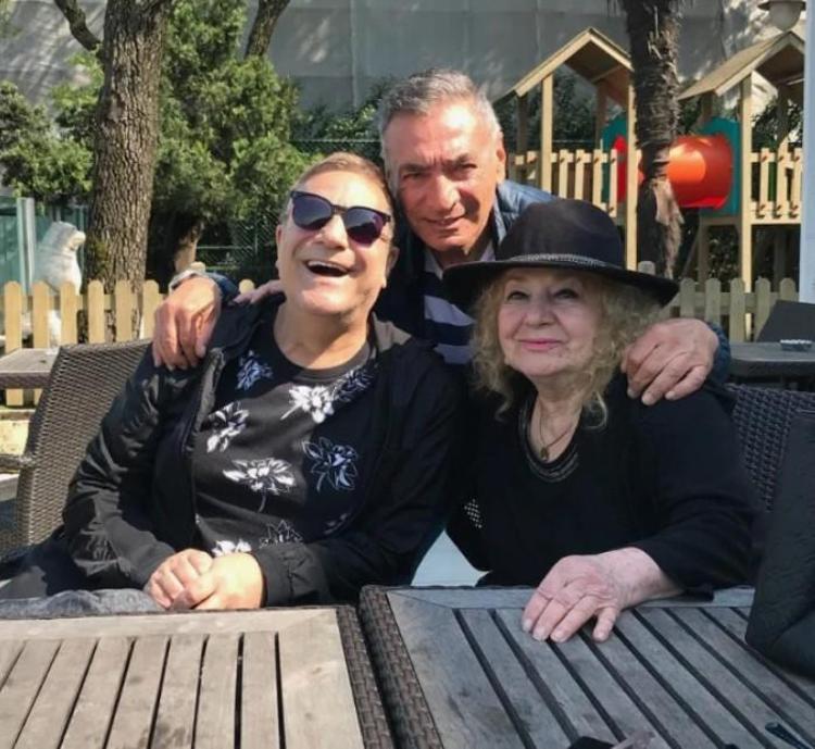 ANNESİNİ KAYBETTİĞİ GÜN YAYIN AÇTI