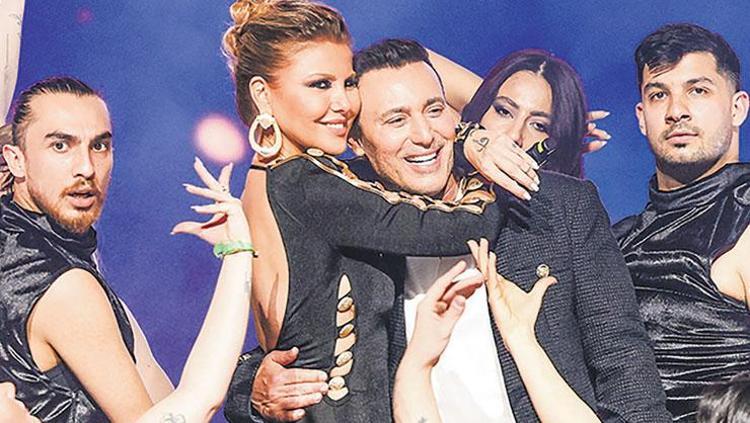 SÜRPRİZLERLE DOLU KONSER