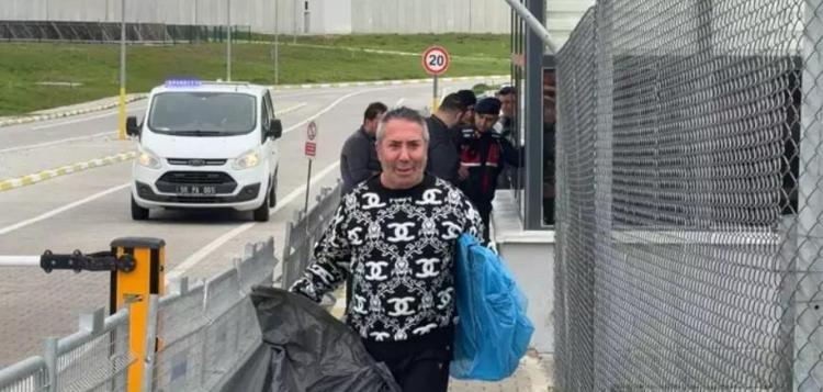 Cezaevinden sahnelere Tahliye edilen Murat Övüç eski günlerine döndü