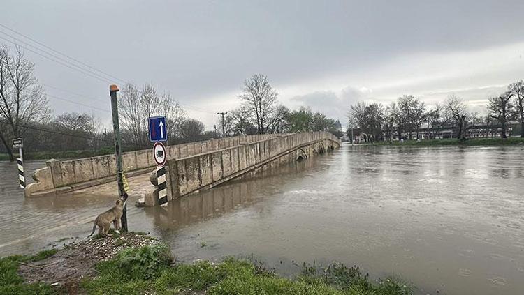 Bulgaristan’daki yağış Edirne’yi vurdu: Meriç ve Tunca’da ‘sarı alarm’