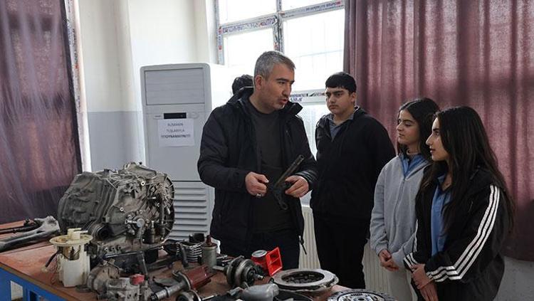 Mezun olmadan iş teklifleri yağıyor Türkiyede sadece 3 okulda var