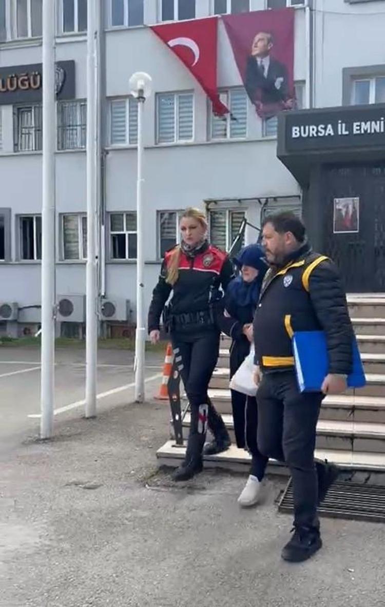 Emekli polisin korkunç sonu 68 yaşındaki kadın dehşet saçtı...Satır ve bıçakla 15 parçaya ayırmış