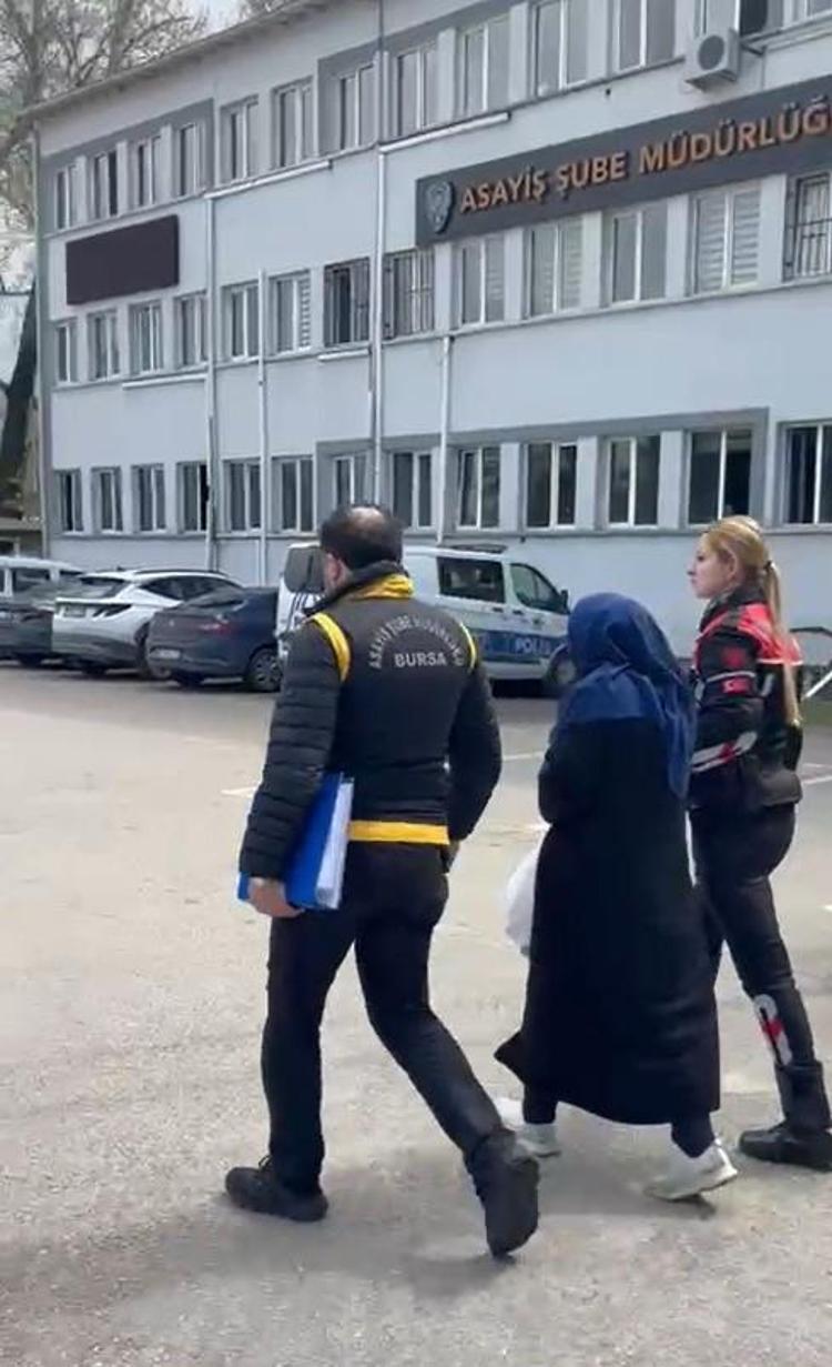 Emekli polisin korkunç sonu 68 yaşındaki kadın dehşet saçtı...Satır ve bıçakla 15 parçaya ayırmış