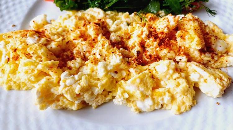 TADINA DOYUM OLMAYAN OMLET TARİFİ