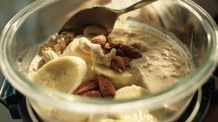 Haşlayıp kaşık kaşık yiyince fazla kiloları cayır cayır yakıyor Metabolizma hızını anında yüzde 100e çıkartan besin