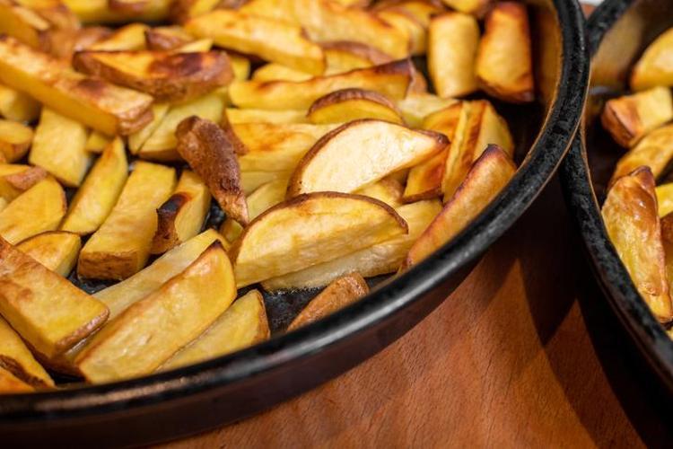 Dışı çıtır çıtır içi yumuşacık patates kızartmasının sırrı 2 yemek kaşığı eklemek yeterli oluyor