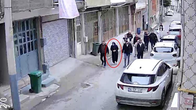 Kan donduran vahşette yeni görüntüler 15 parçaya böldüğü eşini çöpe böyle atmış