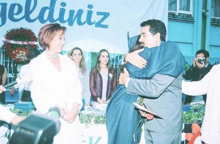 SEVENLERİNDEN GEÇMİŞ OLSUN MESAJLARI YAĞIYOR