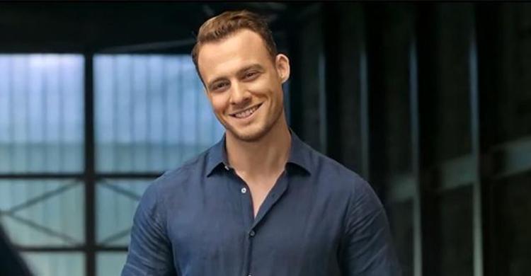 Kerem Bürsin annesini paylaştı, benzerlik şaşırttı