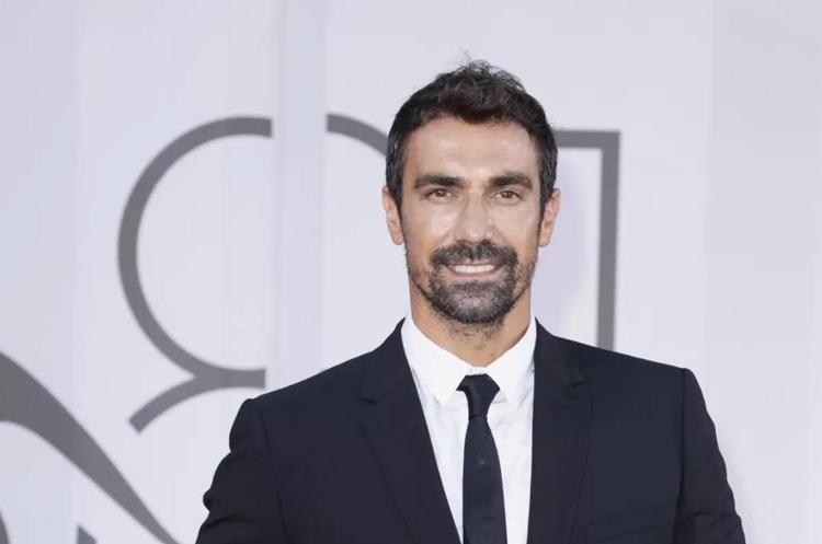 BİRCE AKALAY İLE 2 YILDIR GÖRÜŞMÜYORUM, KULLANDIĞINI GÖRMEDİM