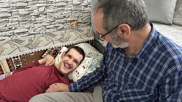 OĞLU İÇİN ARACIN ARKASINA DA AYRI APARAT YAPTI