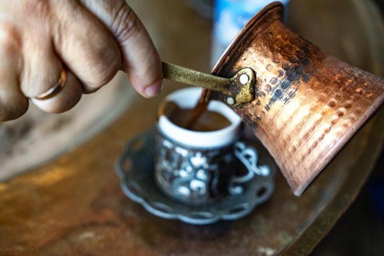 Meğer Türk kahvesinin köpürmeme sebebi buymuş Bu şekilde pişirince köpük köpük oluyor, lezzetine doyulmuyor