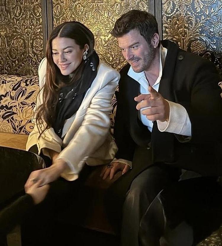 Kıvanç Tatlıtuğ ve Başak Dizer, Kurt Efenin okulu için servet ödedi
