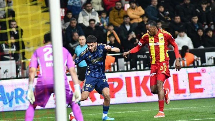 Fenerbahçe maçı bardağı taşırdı Kayserisporlu Bilale tepki büyük: Elin uzamıyor, dilin durmuyor