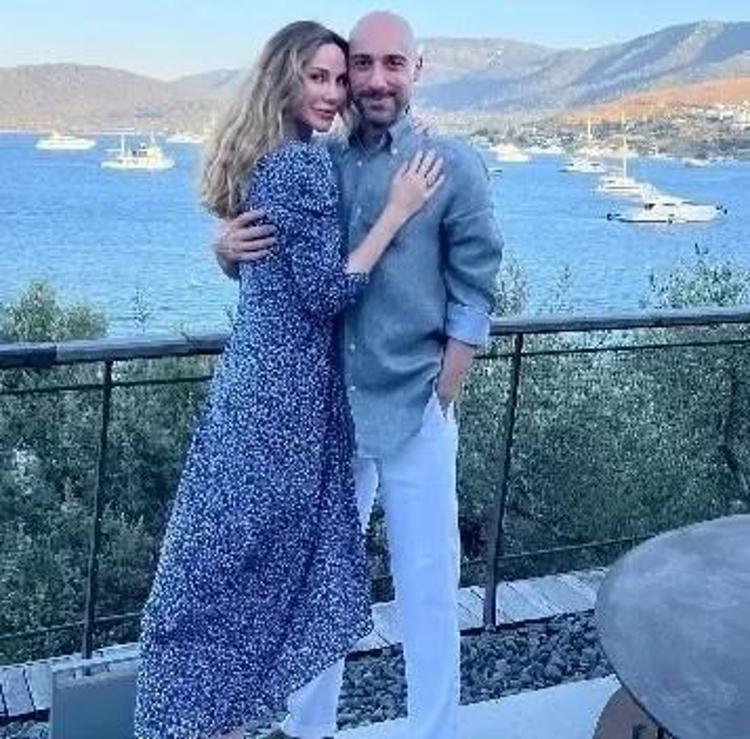 Demet Şener 49 yaşında Doğum günü pozuna beğeni yağdı