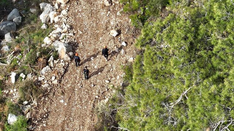 Dağda korku dolu anlar Şarjı biten yürüyüşçüyü dron buldu