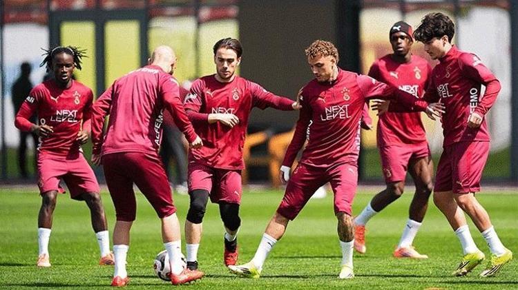 Galatasaray’da köstebek avı Buruk’tan yasak geldi