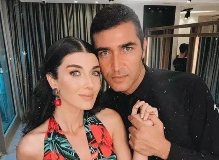 Evlilikleri 13 yıldır devam ediyor Aslıhan Güner ve eşinden romantik poz