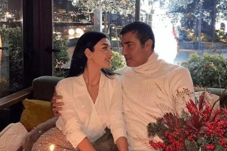 Evlilikleri 13 yıldır devam ediyor Aslıhan Güner ve eşinden romantik poz