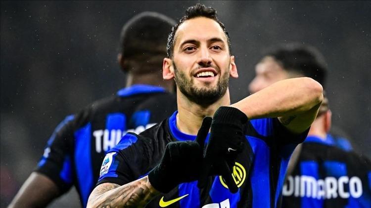 Transfer iddialarına son noktayı koydu Hakan Çalhanoğlu cephesinden transfer açıklaması