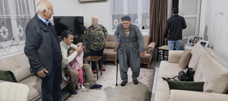 Mersinin asırlık çınarı Mustafa dede Uzun ömrünün sırrını açıkladı