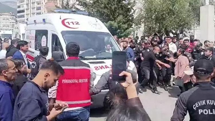 Kahramanmaraşta okulda silahlı saldırı Vali Ünlüer: 4 can kaybı, 20 yaralımız var