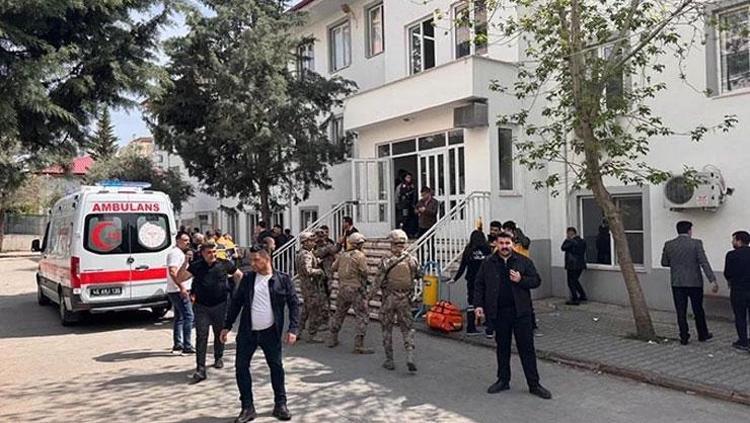 Kahramanmaraşta okulda silahlı saldırı Vali Ünlüer: 4 can kaybı, 20 yaralımız var