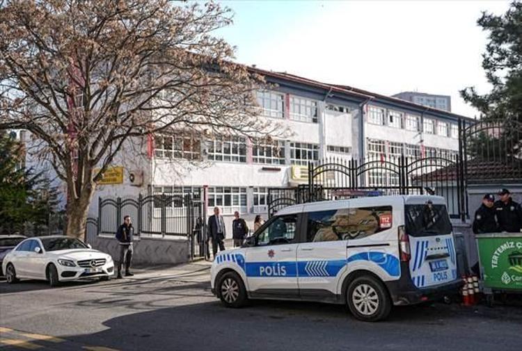 Güvenlikte yeni dönem Her okul önüne en az 2 polis