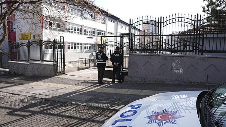Güvenlikte yeni dönem Her okul önüne en az 2 polis