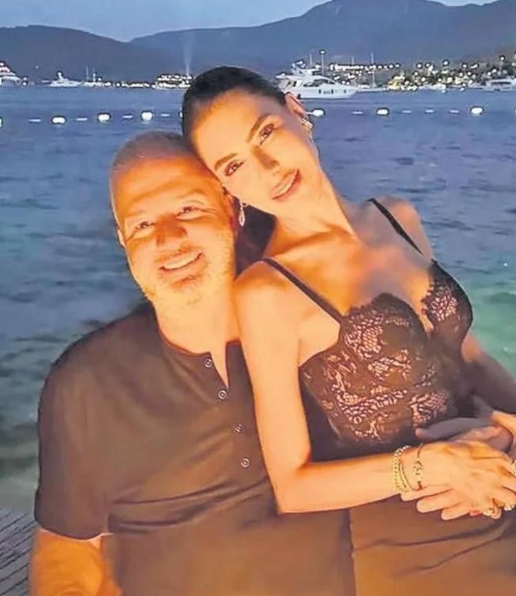 Sosyetik çifte Filipinli bakıcı şoku Takıları çaldı alem yaptı