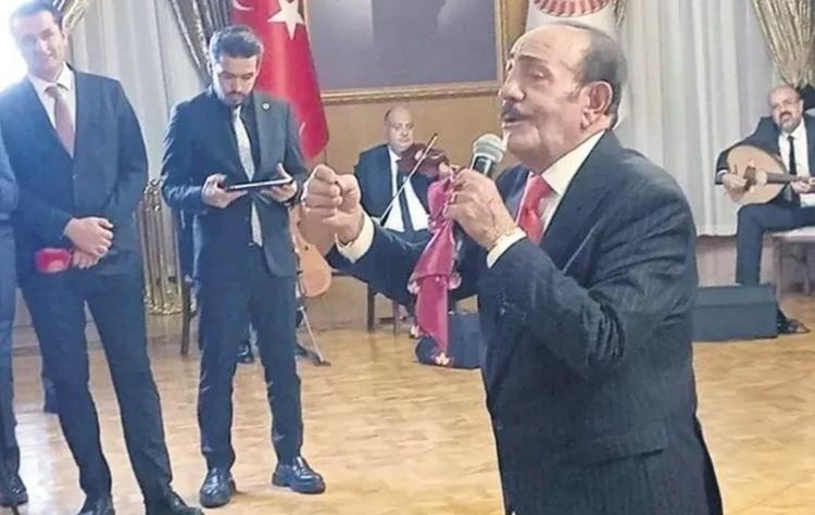 MECLİS AÇILIŞINDA ŞARKI SÖYLEYEN İLK SANATÇIYIM