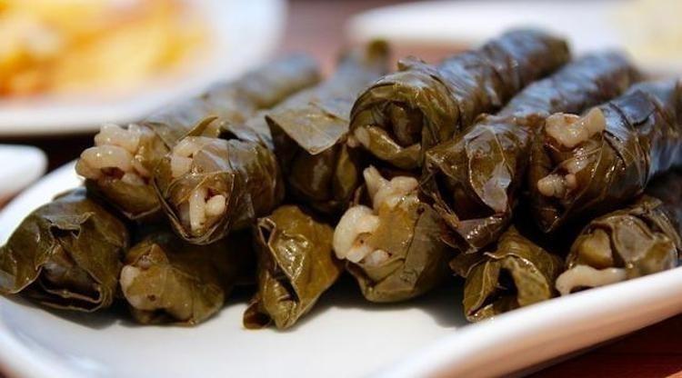 ZEYTİNYAĞLI YAPRAK SARMA TARİFİ