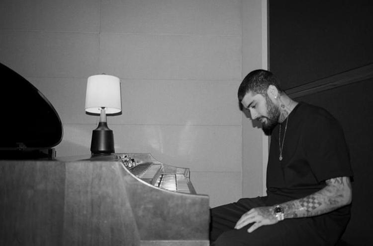 Dünyaca ünlü şarkıcı Zayn Malik hastaneye kaldırıldı Hayranları merakta