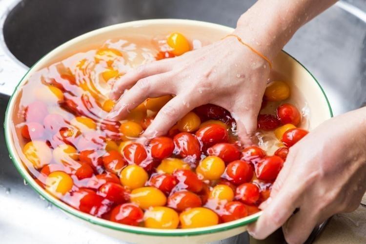 Sağlıklı diye güvenip tüketiyoruz İçten içe zehirliyormuş: Pestisit kalıntısı olan besinler belli oldu