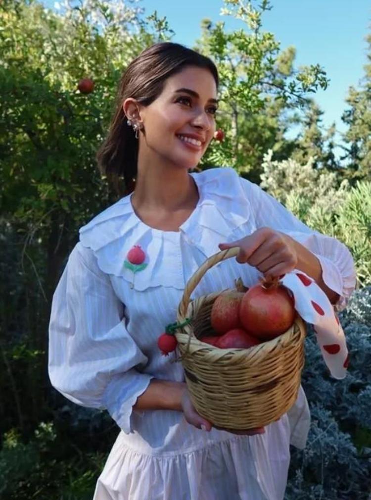 Buse Terim ve sevgilisinden romantik poz Mutluluktan ağzı kulaklarında
