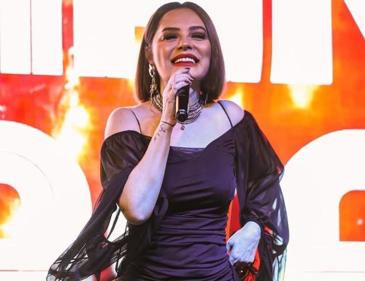 Reyhan Karaca, annesi için dua istedi Çok riskli bir ameliyat