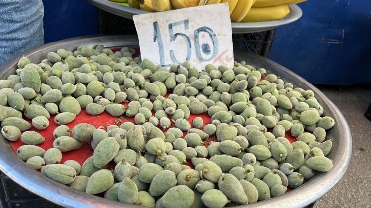 Yaz yaklaşırken tezgahlar renklendi Kilosu 50 TLye olan da var 400 TLye satılan da
