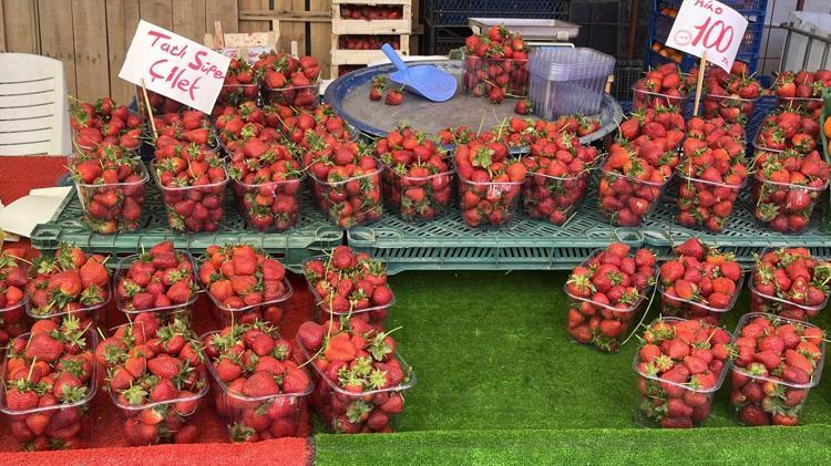 Yaz yaklaşırken tezgahlar renklendi Kilosu 50 TLye olan da var 400 TLye satılan da