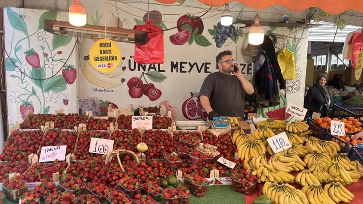 Yaz yaklaşırken tezgahlar renklendi Kilosu 50 TLye olan da var 400 TLye satılan da