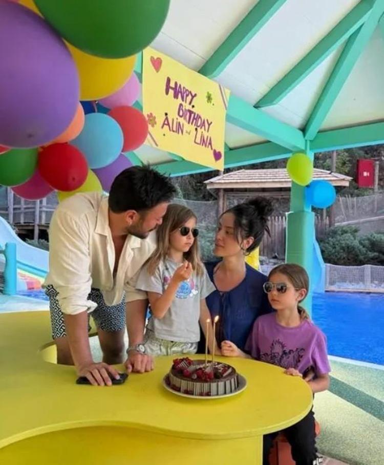 İKİZLERİN DOĞUM GÜNÜ İÇİN BİR ARAYA GELDİLER
