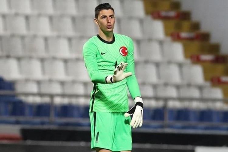 BERKE ÖZER DE LİSTEDE