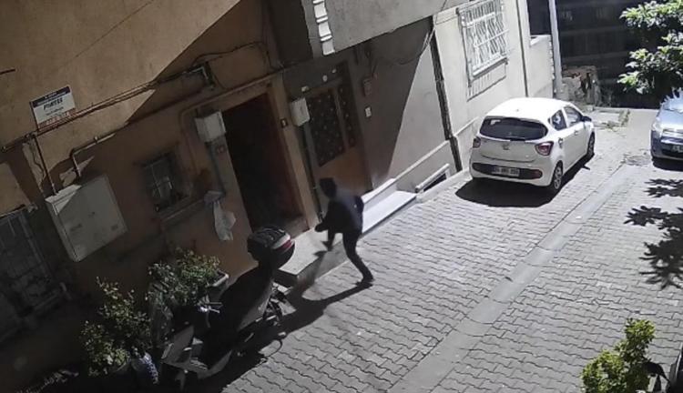 Polisi alarma geçiren sapık Peşinden apartmana girip kabusu yaşattı, ekmek yaparken yakalandı