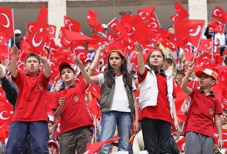 23 NİSAN GÖSTERİLERİ İPTAL EDİLDİ Mİ 23 NİSAN KUTLAMALARI YAPILACAK MI 23 NİSANDA OKULLAR TATİL Mİ