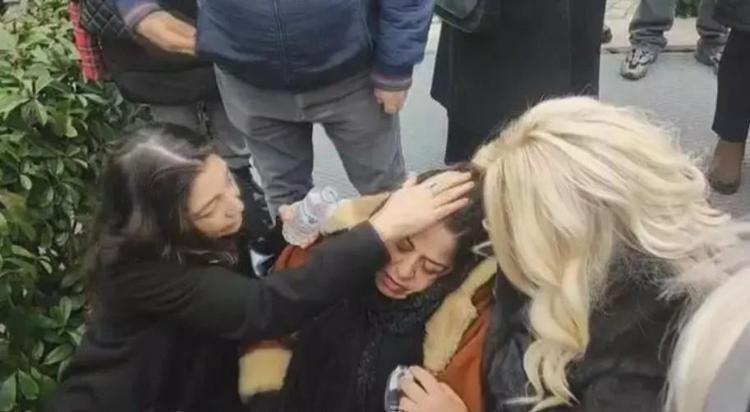 KIZ KARDEŞİ SEVİL ÜREK CENAZEDE RAHATSIZLANDI