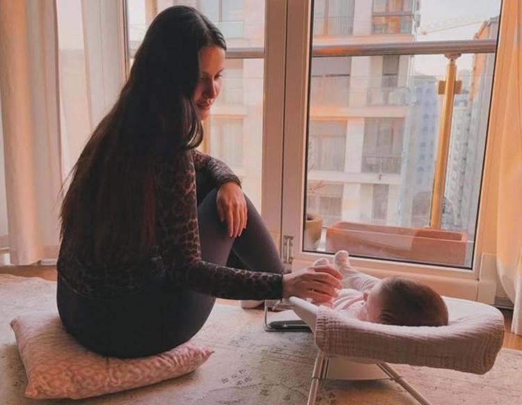 KIZINA KENDİ SOYADINI VERECEK